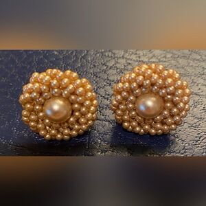 Vintage Earrings Cream Faux Pearls Cluster Screw Back Huggie 7/8”